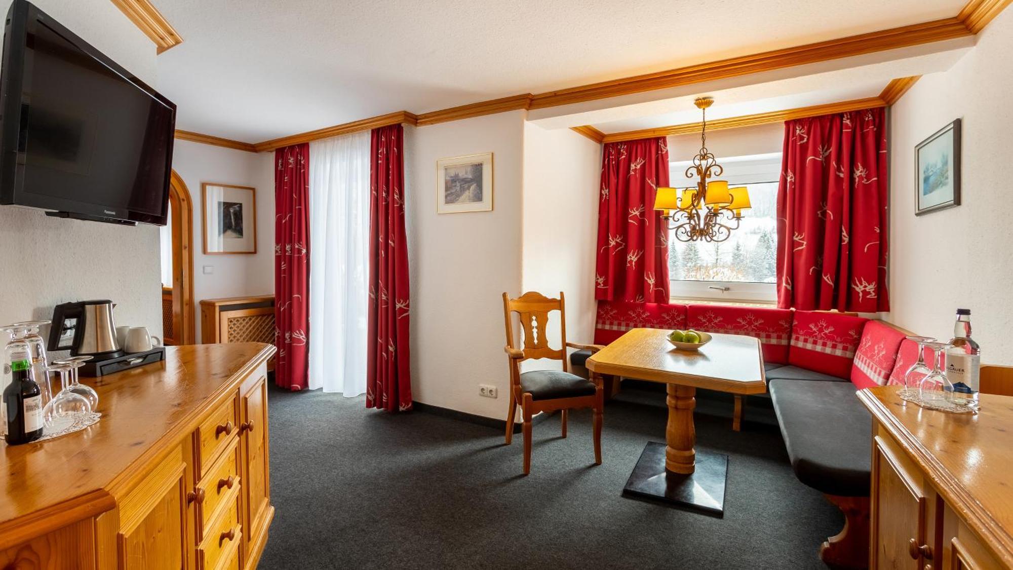 Alpenhotel Oberstdorf - Ein Rovell Hotel Exterior photo