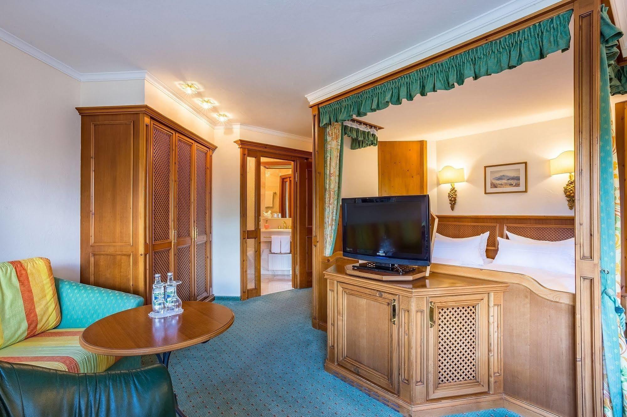 Alpenhotel Oberstdorf - Ein Rovell Hotel Exterior photo